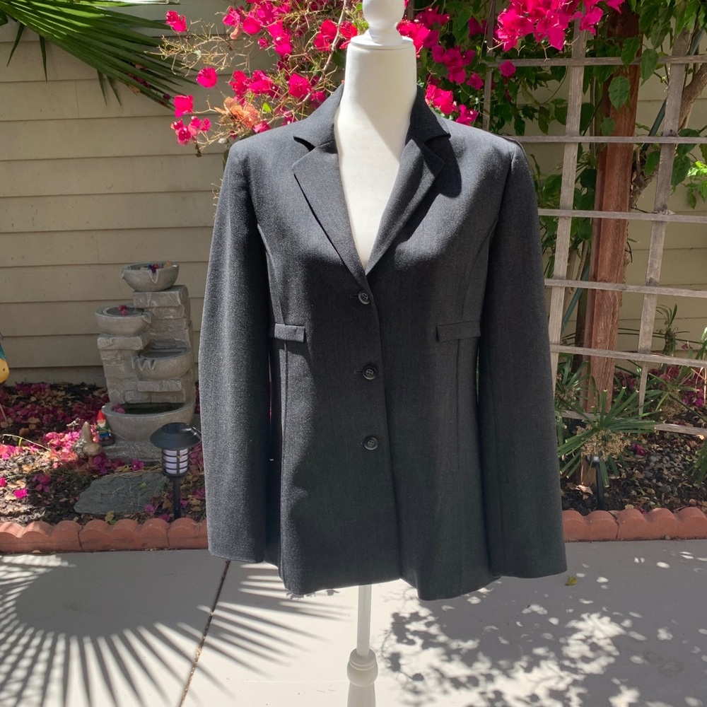 be women’s jacket